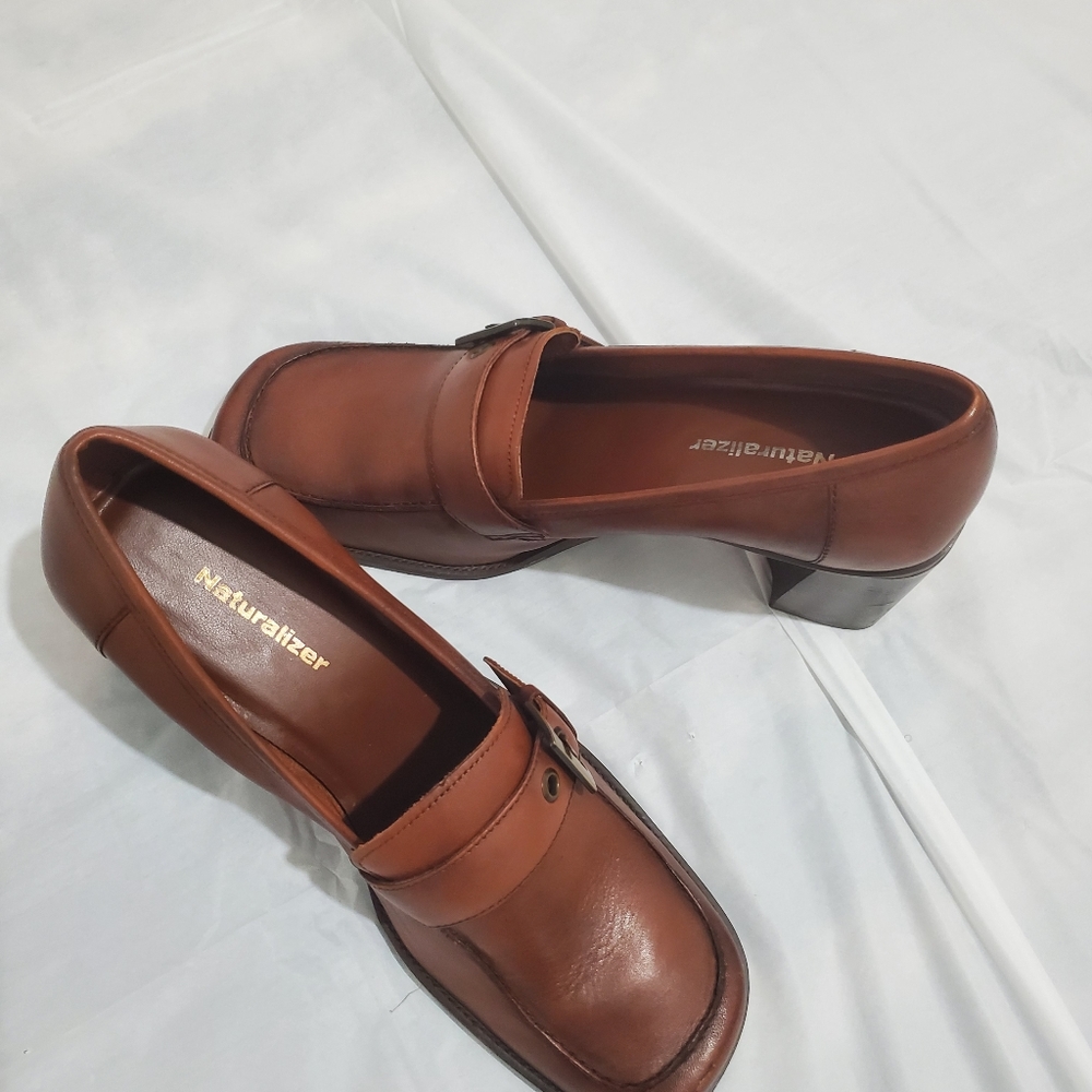 Shoes - Picture 2 of 6